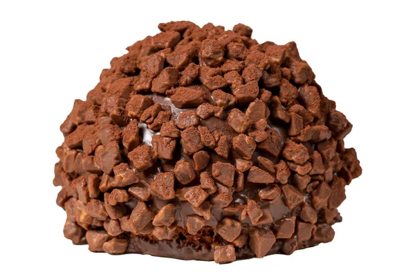 チョコレートケーキ 白い背景に隔離されたチョコレートチップとモールケーキ — ストック写真