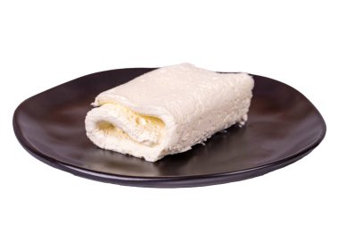 Beyaz arka planda izole edilmiş pıhtılaşmış krem. Türk kahvaltısı için pıhtılaşmış krema. yerel adı inek kaymak