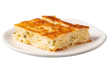 Türk Su Boregi veya peynirli Tabla Borek. Türk Patty beyaz arka planda izole edildi. Kapat.