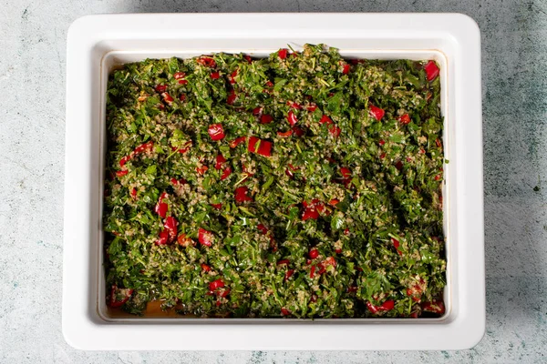 Tabbouleh Salat Auf Grauem Hintergrund Vegetarischer Salat Mit Petersilie Minze — Stockfoto