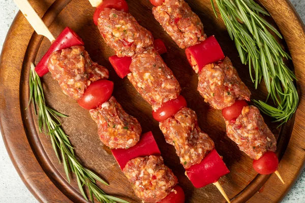 Kebab Warzywami Mielonym Mięsem Shish Kebab Surowego Mięsa Mielonego Pieprzu — Zdjęcie stockowe