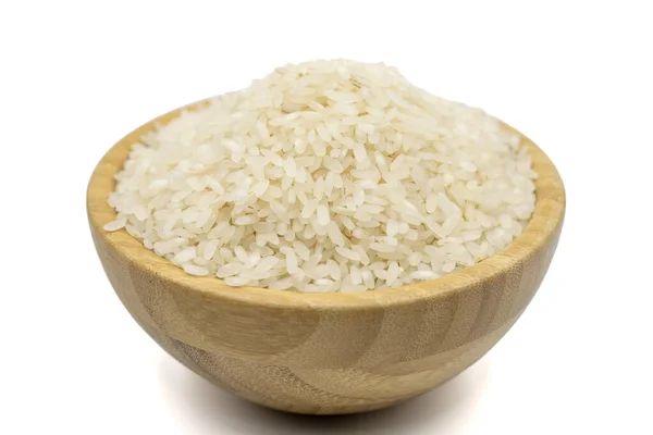 Syrová Rýže Izolovaná Bílém Pozadí Nevařená Suchá Rýže Dřevěné Misce — Stock fotografie