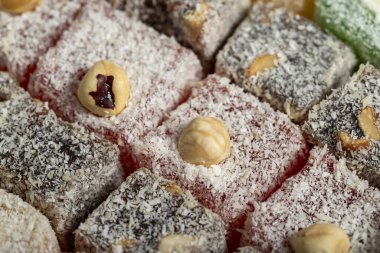 Türk lokumu. Türklerin çeşitli zevkleri var. Kapat.