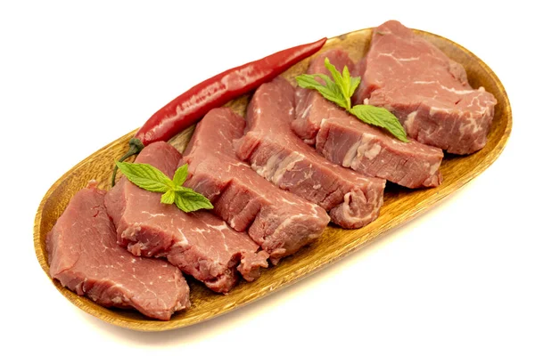 Rauwe Biefstuk Geïsoleerd Witte Achtergrond Rauwe Biefstuk Met Kruiden Specerijen — Stockfoto