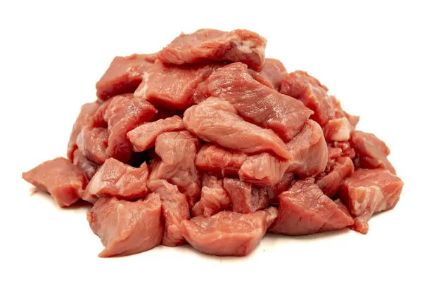 Kalbfleisch Würfel Geschnitten Isoliert Auf Weißem Hintergrund Rohes Rindfleisch Würfel — Stockfoto