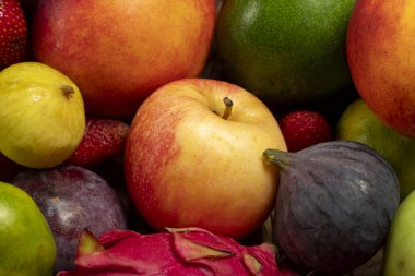 Yiyecek arka plan meyve koleksiyonu. Elma çileği banner kivi üzümlü meyve arkaplanı. Kapat.