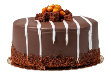 Çikolatalı pasta. Beyaz arka planda kremalı ve çikolatalı doğum günü pastası. pastane ürünleri