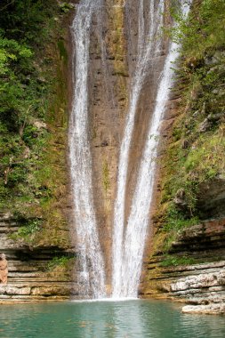 Erfelek Şelalesi. Türkiye 'nin Sinop kentinde yer alan Tatlica Şelaleleri, 28 şelaleden oluşan bir seridir. Türkiye turizm merkezleri