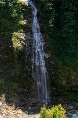 Gelin Tulle Şelalesi. Rize Ayder Platosu 'nda bulunan doğal şelale. yerel adı jel tulu selalesi