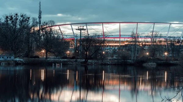 Večer Slezském Stadionu Osvětlená Budova Stadionu Jezero Popředí — Stock fotografie