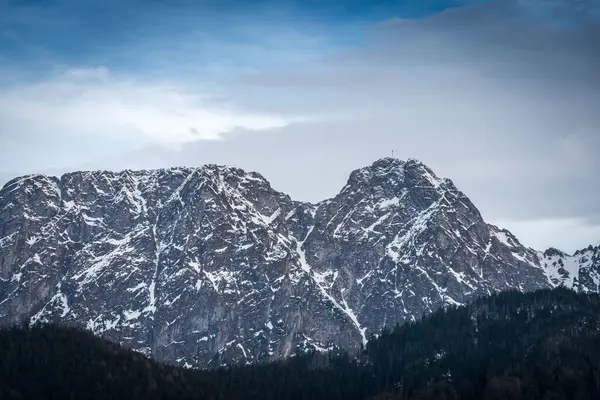 stock image Beautiful view of the mountain massif. Mount Giewont is the most popular peak in the Polish Tatra Mountains.