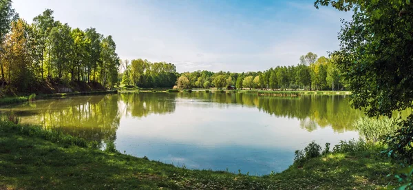 Petit Lac Situé Dans Parc Siemianowice Slaskie Silésie Pologne Côtes — Photo