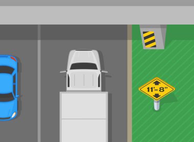 Trafik yönetmelikleri ipuçları ve kurallar. Köprünün altından alçak seviye işaretli bir römork geçiyor. Düz vektör resimleme şablonu. 