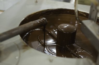 Çikolata karıştırma için makine. Yakın çekim