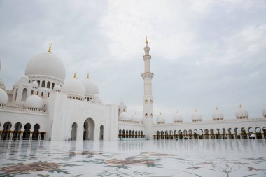 Şeyh Zayed Camii, Büyük Cami, Abu Dabi - 18 Mart 2024: