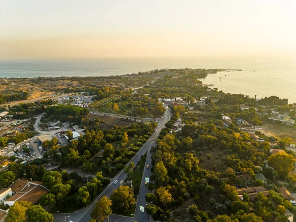 Türkiye 'nin güney Akdeniz kıyısında güzel bir şehir. İnsansız hava aracı perspektifinden bakıldığında tarih aşıkları için mükemmel bir yer. Sabah güneşi. Yüksek kalite fotoğraf