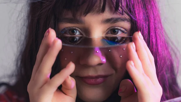 Retrato Bonito Conceitual Atraente Caucasiano Olhos Castanhos Cabelos Escuros Mulher — Fotografia de Stock