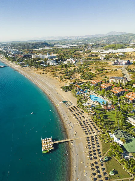 土耳其Alanya地区Okurcalar 俯瞰这座城市的度假胜地 有酒店 游泳池和地中海沿岸的沙滩 高质量的照片 — 图库照片