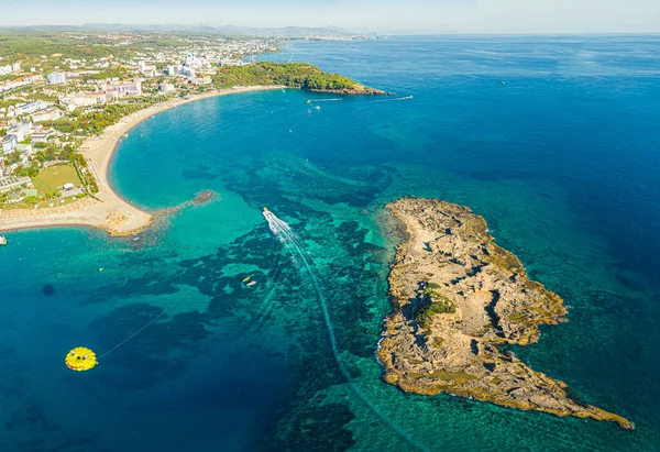Okurcalar Alanya Türkiye Açık Mavi Şeffaf Akdeniz Drone Görüntüsü Resifi — Stok fotoğraf