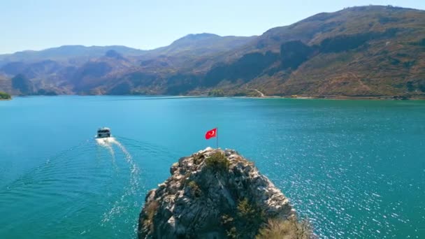 Pavo Espectacular Vista Aérea Del Lago Oymapinar Turquía Montañas Enormes — Vídeo de stock