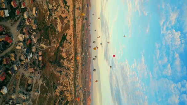 Gorgeous Aerial Vertical Shot Dozens Colorful Air Balloons Flying Cappadocias — Stock Video