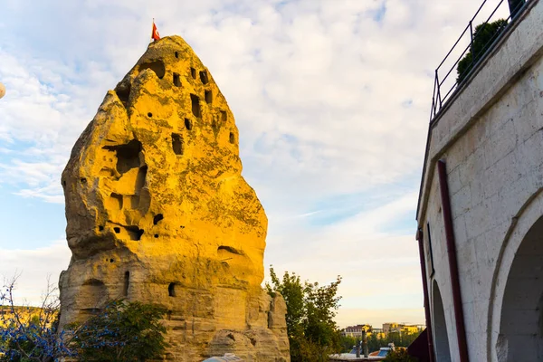 Seltsame Felsstruktur Kappadokien Türkei Leuchtend Gelbem Sommermorgenlicht Touristisches Ziel Horizontaler — Stockfoto