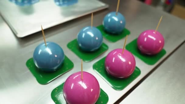Making Pink Blue Chocolate Ball Cakes Bakery Delicious Dessert High — Vídeos de Stock