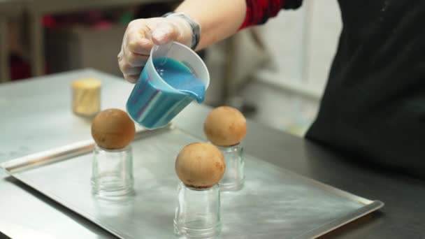 Pastry Decorating Unconventional Icing Blue Coloring Pralines Sweets Blurred Pastry — Stockvideo