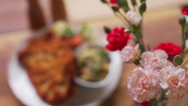 Польська Кухня Білій Тарілці Подають Свинячий Джміль Ресторан Інтер Нечіткий — стокове відео