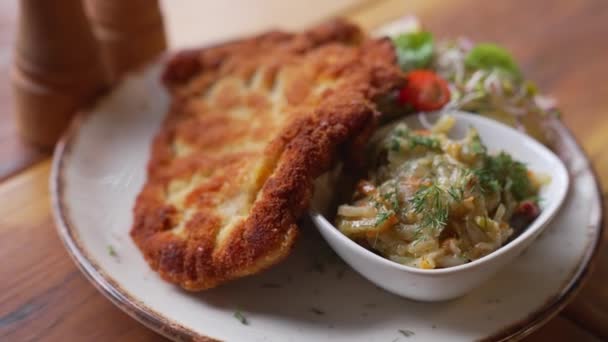 Polish Restaurant Dish Schabowy Pork Chop Potatoes Vegetables Served White — 비디오