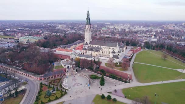 2023ヤスナ 市内の主要な教会のトップビュー チェコストワ市の背景風景です そうだ 高品質4K映像 — ストック動画