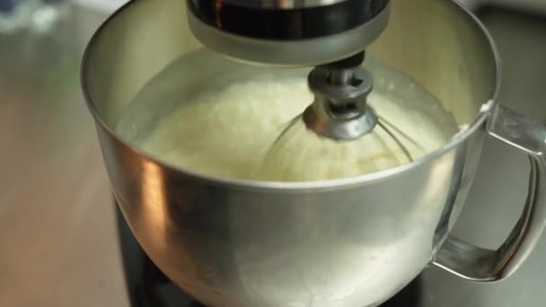 Close Shot Food Processor Mixing Pastry Metal Bowl Blurred Kitchen — Stok video