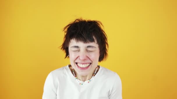 Laughter Concept Amused Short Haired Girl White Shirt Laughing Her — Video Stock