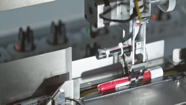 Maszyna Sięgająca Odbierająca Próbkę Krwi Pasa Produkcyjnego Zamazane Tło Wysokiej — Wideo stockowe