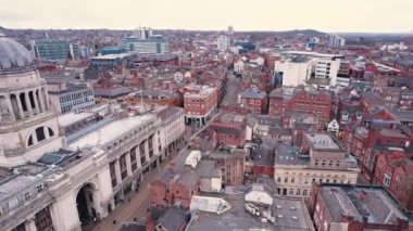 Nottingham şehir merkezindeki konaklama ve diğer binaların kuş bakışı görüntüsü. Yüksek kalite 4k görüntü