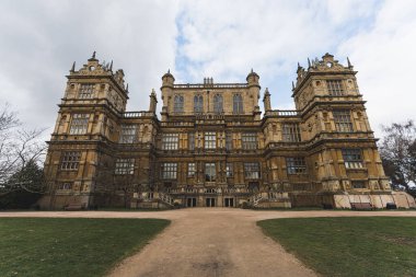 Nottingham 'daki Wollaton Park' ın tarihi Wollaton Hall manzarası. Yüksek kalite fotoğraf