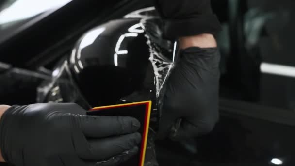 Putting Paint Protection Film Car Mirror Smoothing Scraper High Quality — Stock Video