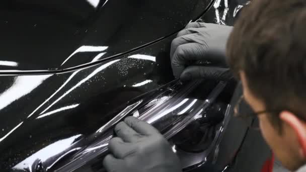 Araba Farları Boyanıyor Tamirci Konsepti Araba Temizleme Konsepti Yüksek Kalite — Stok video
