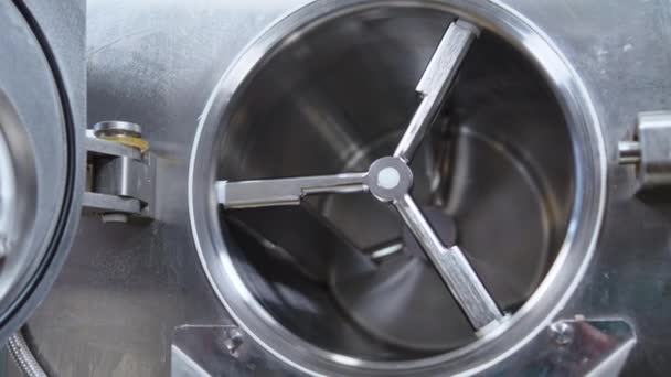 Вид Сверху Машину Смешивания Ингредиентов Глубокой Пасты Мороженого Высококачественные Кадры — стоковое видео