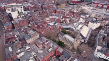 Wollaton 'ın insansız hava aracı atışı, Nottingham, İngiltere' nin en çok arzu edilen yerlerinden biri. Yüksek kalite 4k görüntü