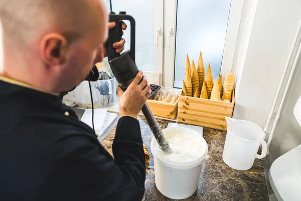 Hands Chef Preparing Ice Cream Waffle Cones Using Blender Bucket — Stock Photo, Image