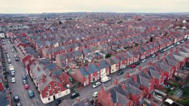 Wollaton 'ın insansız hava aracı atışı, Nottingham, İngiltere' nin en çok arzu edilen yerlerinden biri. Yüksek kalite 4k görüntü
