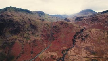 Renklerle dolu, Kuzey Galler 'deki Snowdonia Ulusal Parkı' nın güzel manzarası. İngiltere. Yüksek kalite 4k görüntü