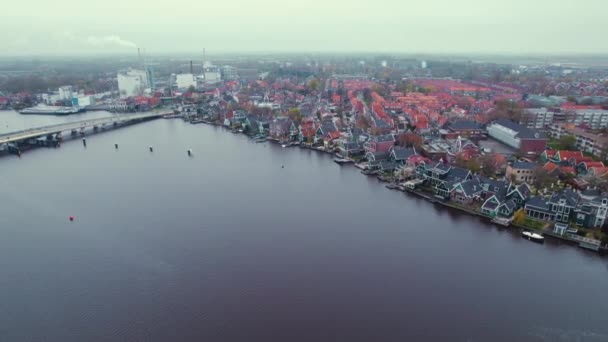 Een Klein Nederlands Stadje Aan Rivier Stedelijk Concept Videoopname Vanuit — Stockvideo