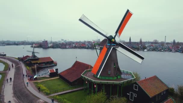 Hollanda Amsterdam Daki Zaans Müzesi Nden Hareketli Bir Rüzgar Gülü — Stok video