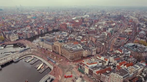 アムステルダム オランダ 市内の屋上や水道運河を飛行する 高品質の4K映像 — ストック動画