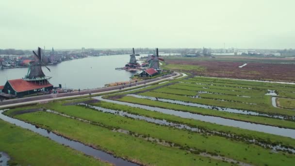 Drone Windmolens Huizen Bij Het Kanaal Zaanse Schans Nederland Hoge — Stockvideo