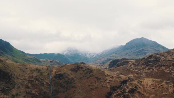 スノードニア国立公園の山は曇った日 ウェールズ イギリス 高品質の4K映像 — ストック動画
