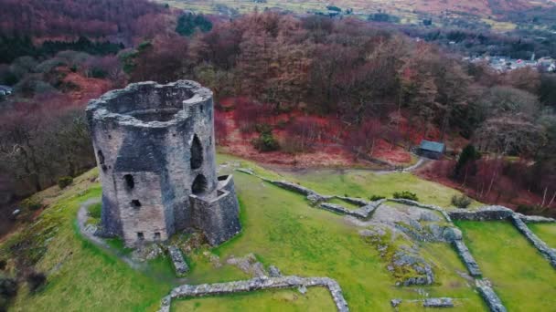Tiro Aéreo Arruinado Castelo Dolbadarn Llanberis Snowdonia País Gales Imagens — Vídeo de Stock