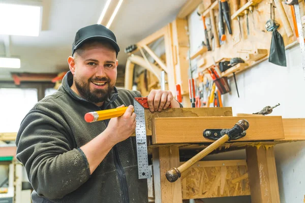 Smiling Craftsman Marking Measurement Wood Setsquare Pencil High Quality Photo — Stock Photo, Image